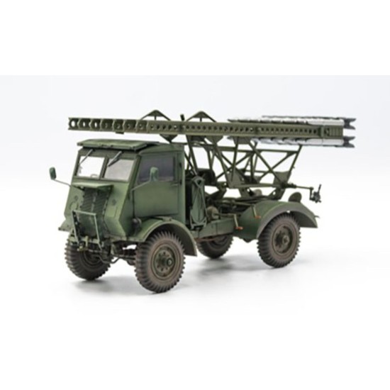 Bm-13-16 On W.o.t. 8 Chassis Revell Modelbouwpakket